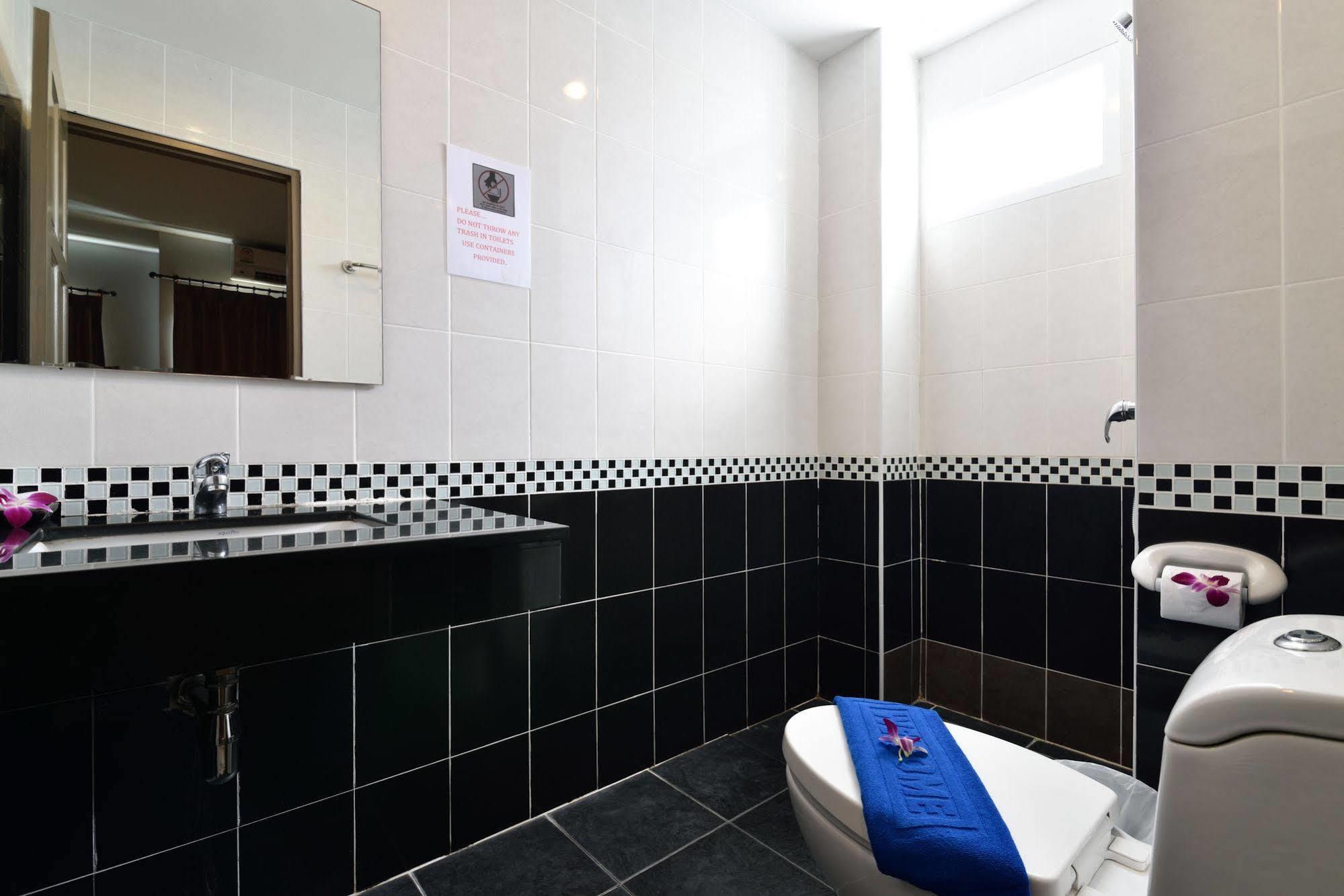 88 Hotel Patong Luaran gambar