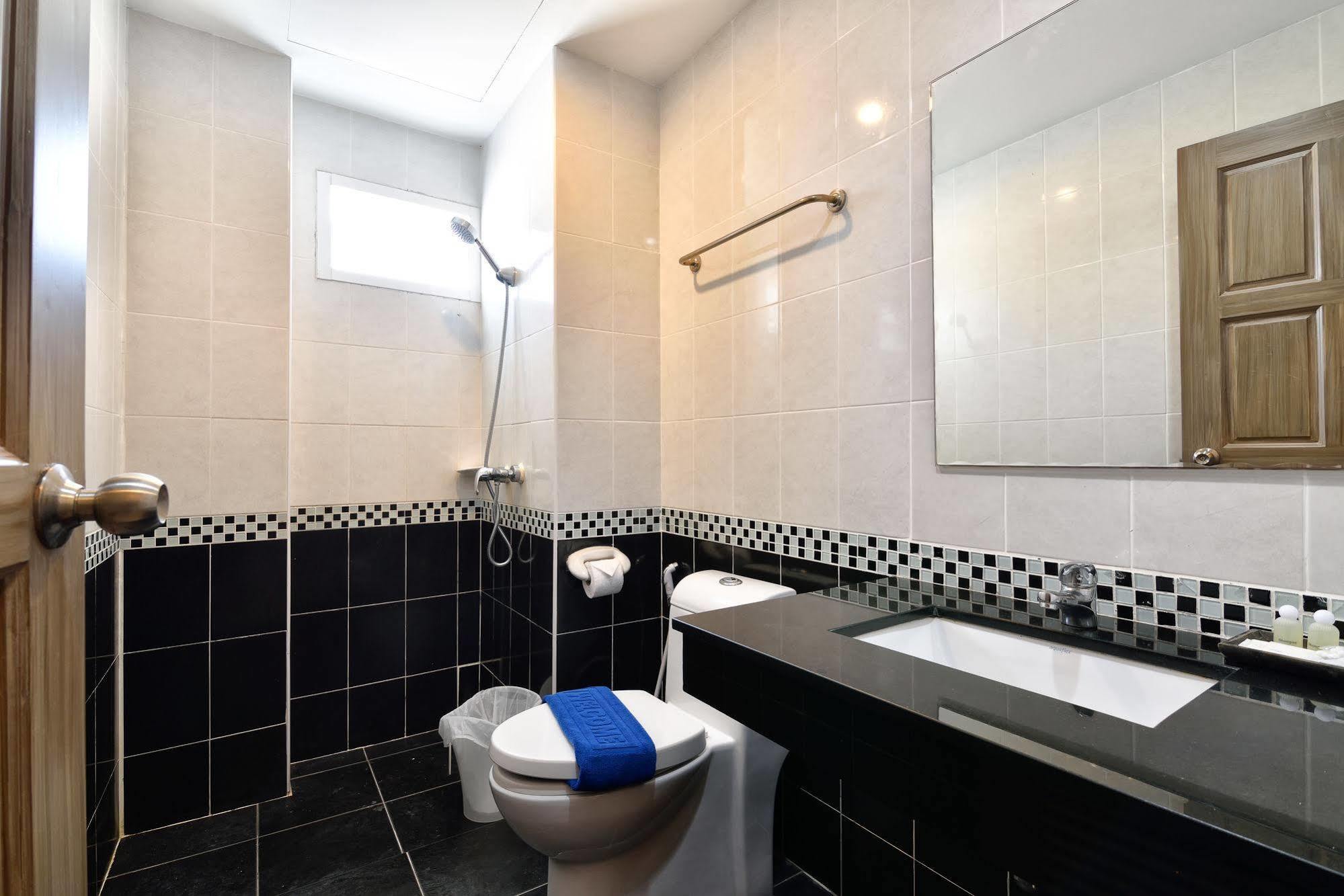 88 Hotel Patong Luaran gambar
