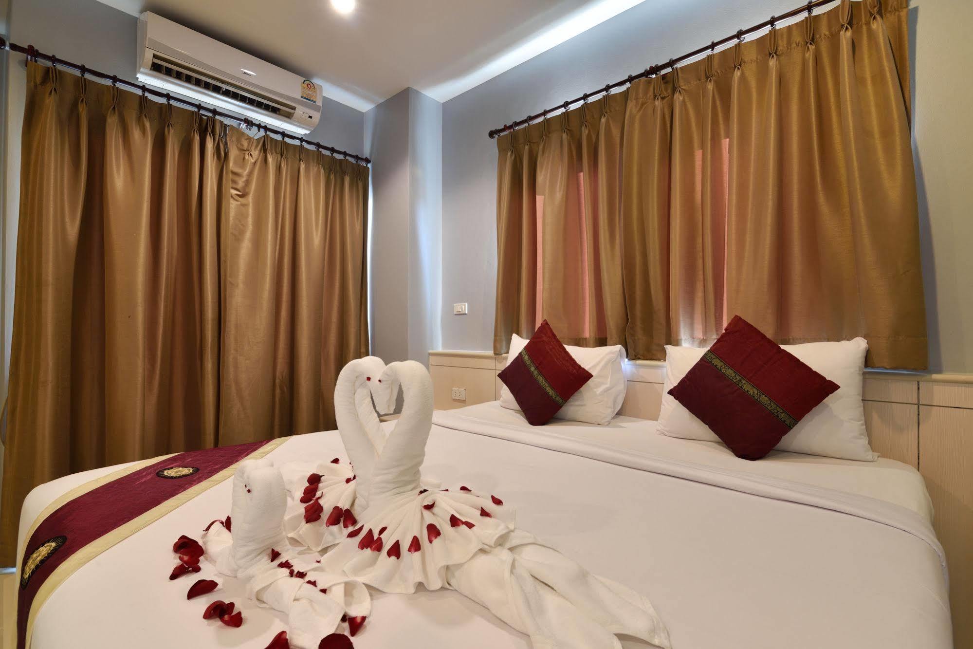 88 Hotel Patong Luaran gambar
