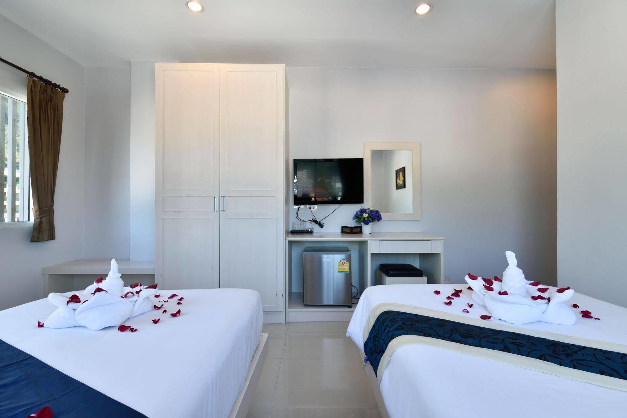 88 Hotel Patong Luaran gambar
