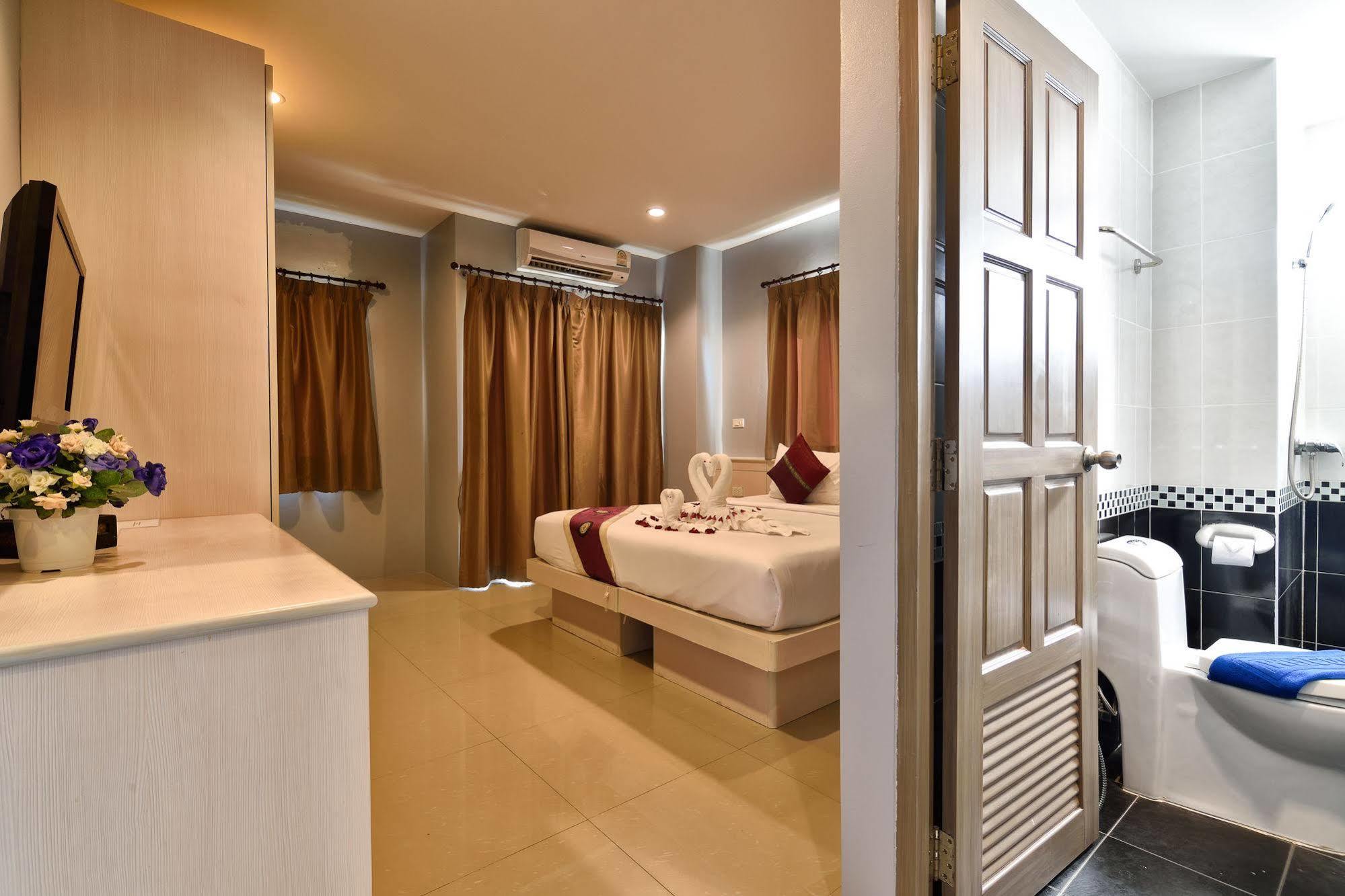 88 Hotel Patong Luaran gambar